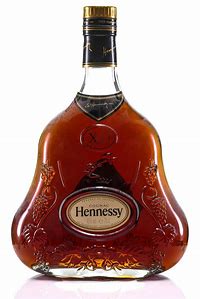 En plus des 10 000 euros de prix, le vainqueur recevra une bouteille du célèbre cognac (c) DR