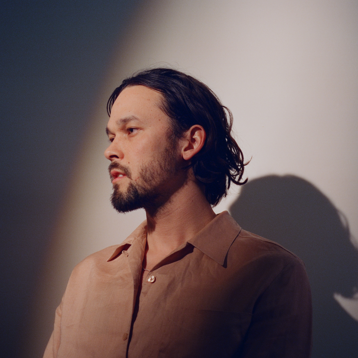 Justin Nozuka revient avec l'EP live now & then