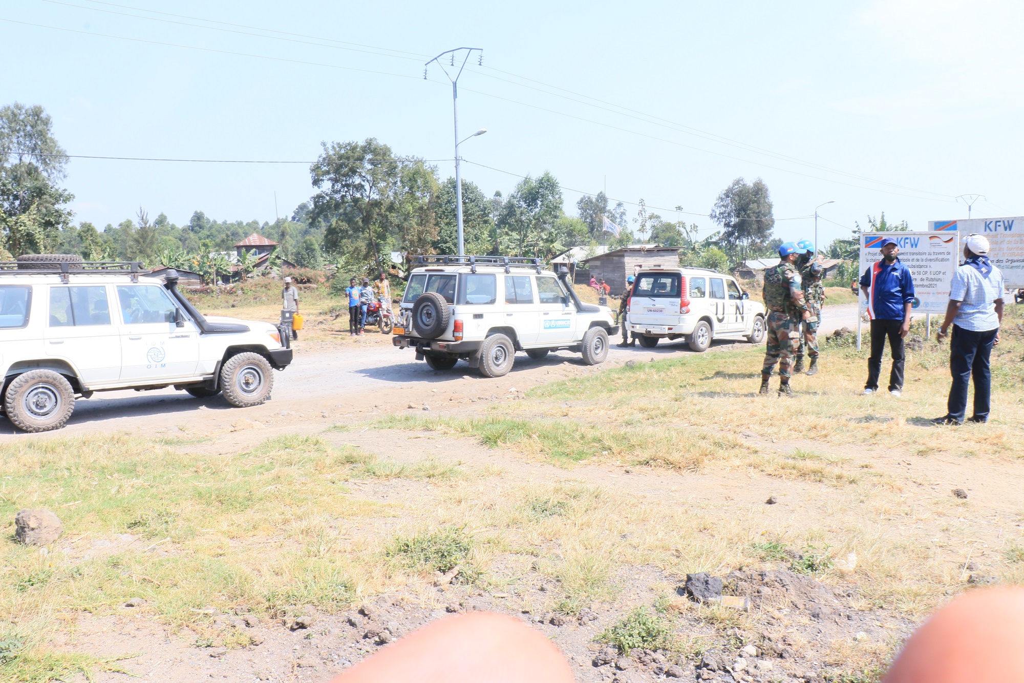 Un convoi des humanitaires sous escortes de la Monusco pour faire face à l’activisme des groupes armés et ADF Nalu au Nord Kivu ©Blaise Sanyila