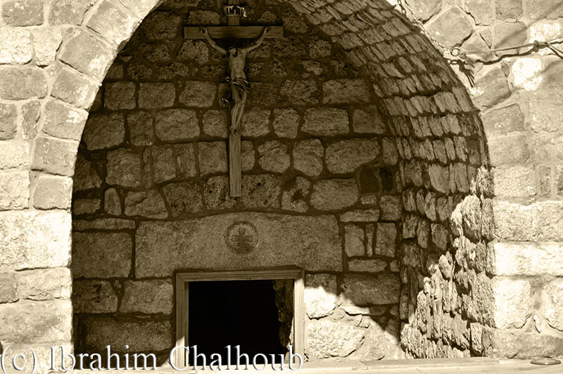 L’église avant la route! Photo (C) Ibrahim Chalhoub
