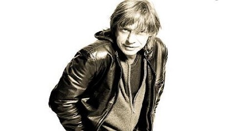 Cliquez ici pour accéder à la page de l'artiste