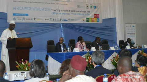 Une vue partielle de la salle au cours de l'ouverture du forum. Photo courtoisie (c) 2iE