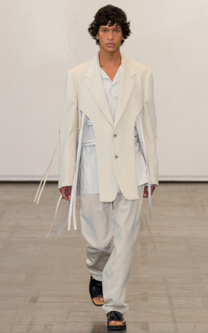 Paris Fashion Week: UJOH, 3 Highlights in their Spring/Summer 23 fashion show. (c) UJOH. Via Caroline Charles Communication.