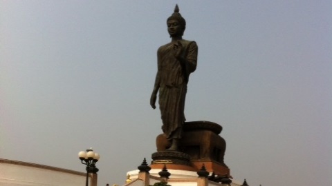 Monument du Bouddha, sur la route d'Ayutthaya, près de Bangkok