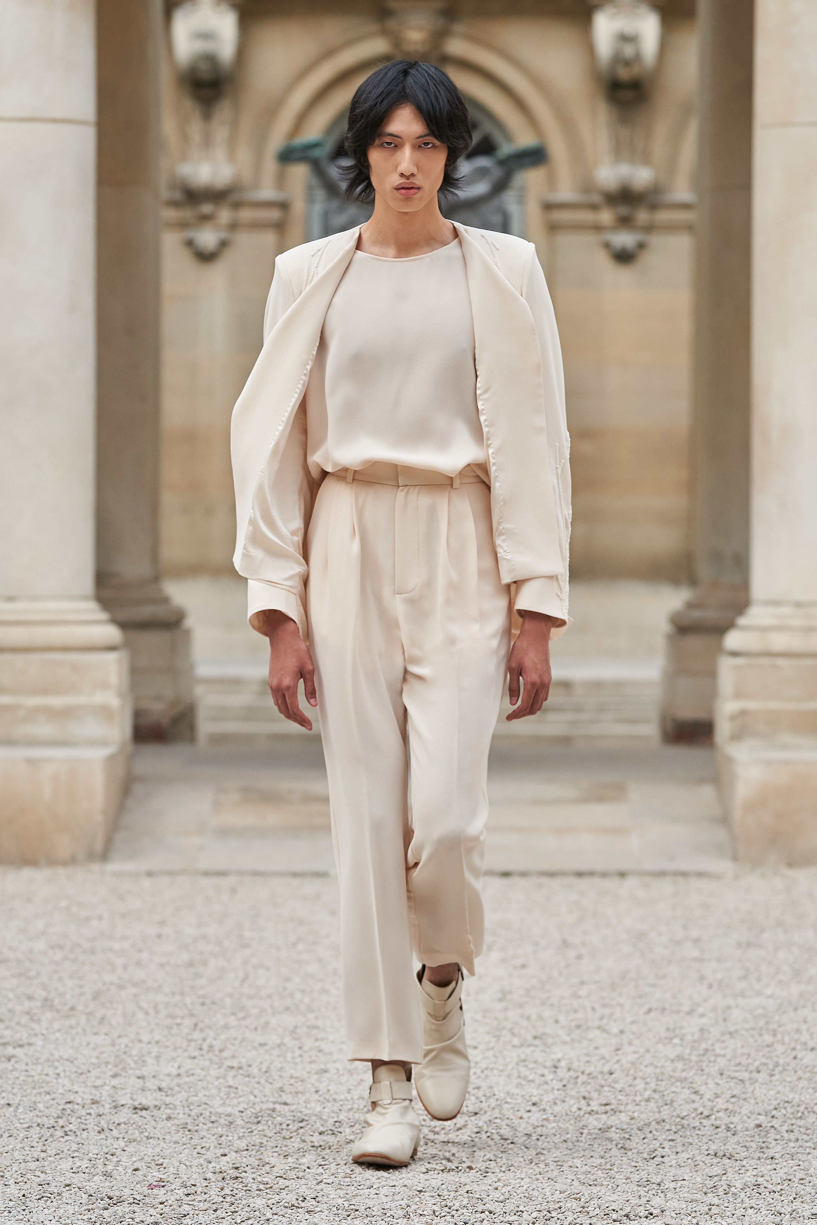 St Nian Haute Couture. (c) Caroline Charles Communication.