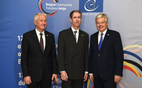 Thorbjorn Jagland, Secrétaire Général du Conseil de l'Europe, Gilles Tonelli, Conseiller de Gouvernement pour les Relations Extérieures et la Coopération et Didier Reynders, Vice 1er Ministre, Ministre des Affaires Étrangères de la Belgique et Président du Comité des Ministres du Conseil de l'Europe. Photo (c) DR