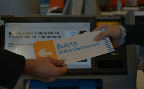 Bulletin de vote électronique à Buenos Aires. Photo (c) Gastón Cuello