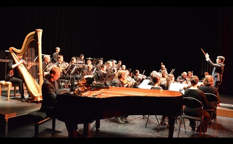 Samuel Fernandez se lance dans la direction d'orchestre. Photo (c) M. Marchand-Moury