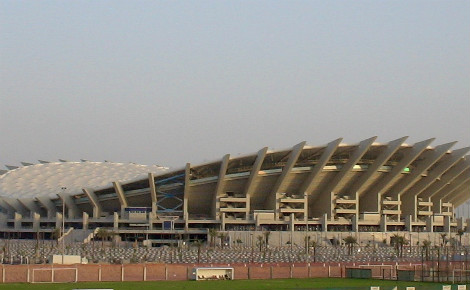 Stade international Jaber Al Ahmad dont l'inauguration est prévue pour le 18 décembre 2015. Image du domaine public.