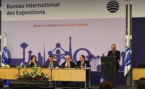 S.E. M. Claude Cottalorda lors de son élection en tant que Président de la Commission de l’Information et de la Communication du BIE. Photo courtoisie (c) DR