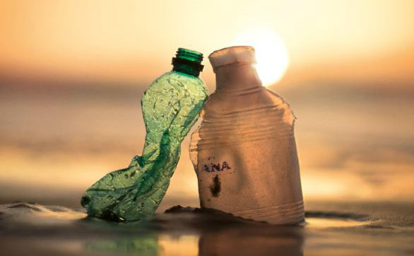 Affiche de la 21e édition des Initiatives Océanes. Cliquez ici pour accéder au site