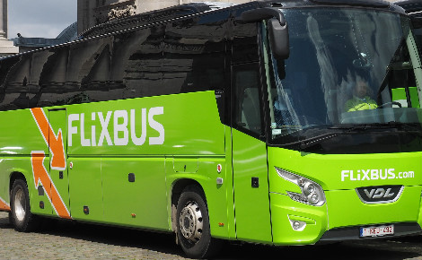 Inspirée par le modèle allemand, la loi Macron a libéralisé le transport intercités par autocar. Mois d'un an après, celui-ci est en plein essor. Photo (c) Micha Spa