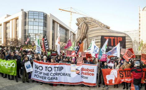 Manifestation anti-TTIP à Bruxelles en février 2015. Photo (c) Friends of the Earth Europe / Lode Saidane