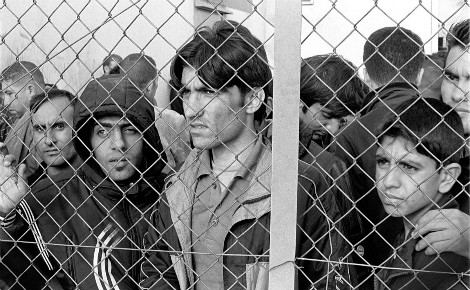 Photo archive: Migrants et réfugiés internés au centre de détention de Fylakio en Thrace, Grèce. Image du domaine public.