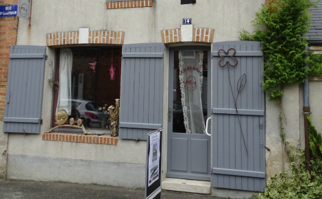 La boutique au 14 rue du Dr Léon Vrain à Lamotte-Beuvron. Photo (c) A. Hubert