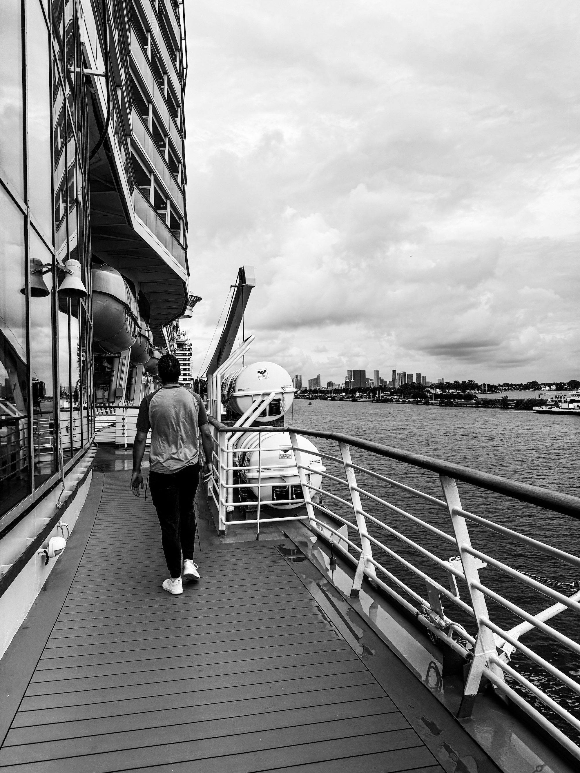 Fact 4 — Travelling on the Same Ship Did Not Mean Sharing the Same Journey. (c) @sarahaerial.ice