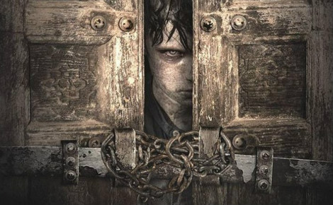 Une affiche qui rappelle celle de "Shining", un vrai bon film d'horreur. Photo courtoisie (c) The Door
