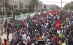 Burkina: drapeaux rouges dans les rues