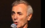 Chanson à la une - Paris au mois d'août, par Charles Aznavour