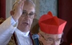 Actu à la une - Le Pape François semble recevoir la bénédiction du monde entier