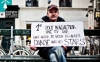 Des pancartes de sans-abris exposées à Paris