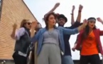 Iran: Peines de prison et de flagellation pour les danseurs de 'Happy'