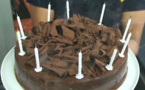 RECETTES EN VIDÉO - Gâteau anniversaire 100% chocolat