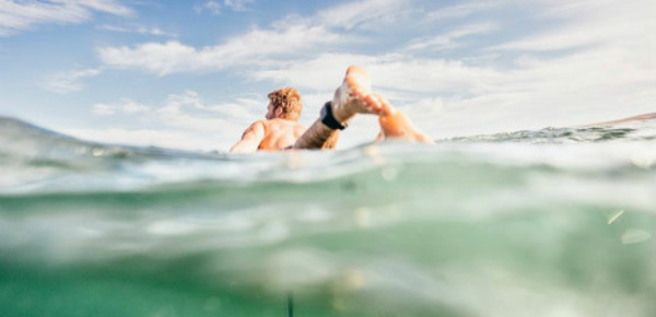 Bracelet anti-requin: vous avez dit arnaque?