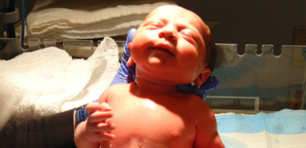 L'accouchement à domicile pousse ses premiers cris 