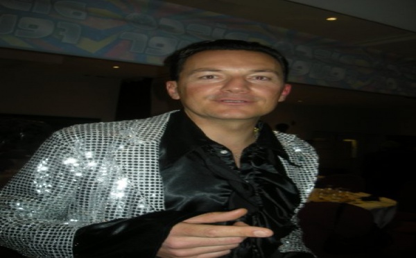 Passation de pouvoirs en ambiance disco