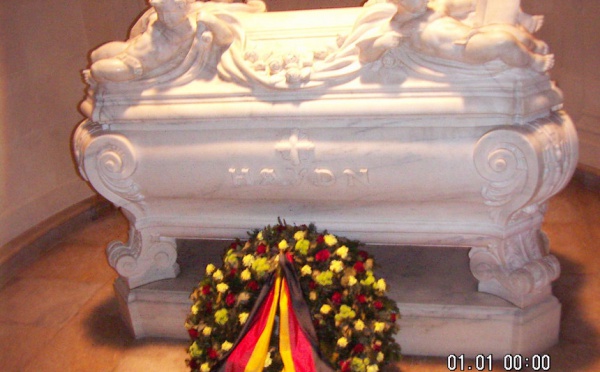 UN ANNIVERSAIRE BRILLAMMENT CÉLÉBRÉ EN AUTRICHE ET HONGRIE