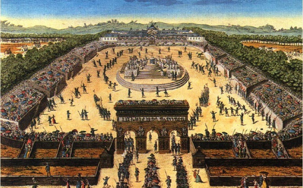 Le 14 juillet: La plus spectaculaire fête nationale française, avec défilés, bals, soirées, animations et feux d'artifices