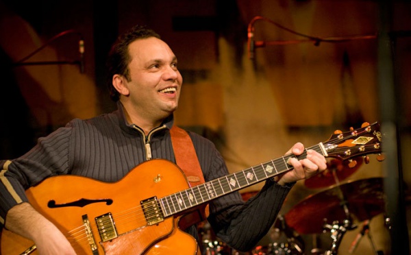 Bireli Lagrène, le prodigieux guitariste publie Gipsy Trio