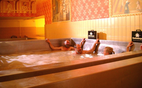 QUELQUES NOUVELLES INSOLITES