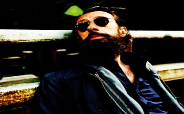 JP Nataf revient avec un clip fracassant