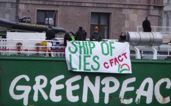 Copenhagen: Greenpeace daring land and sea raids