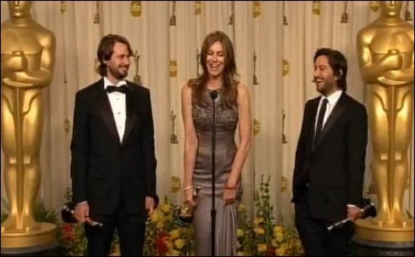 Cérémonie des OSCAR: la récompense suprême attribuée à Kathryn Bigelow pour Démineurs (The Hurt Locker)
