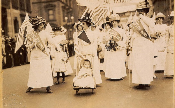 MEILLEUR ARTICLE DE LA SEMAINE PASSEE: UN JOUR PARMI D'AUTRES...  La journée internationale de la femme a 100 ans