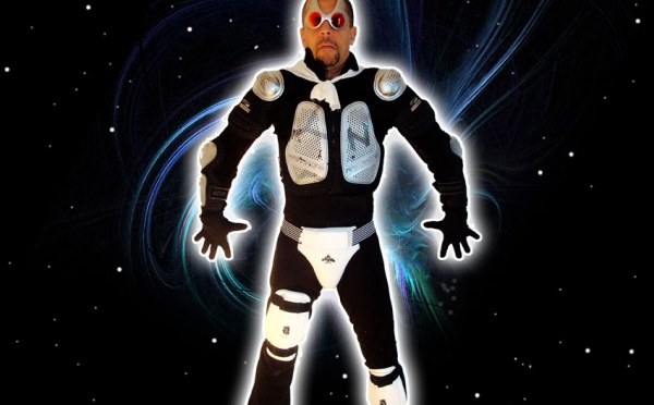 Balatman crée le buzz aquatique avec l'O 2 MON BAIN BAISSE