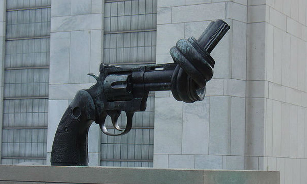 IMAGE DU JOUR: La sculpture Non-violence