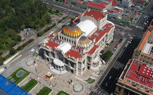 IMAGE DU JOUR: Le palais des Beaux-Arts de Mexico