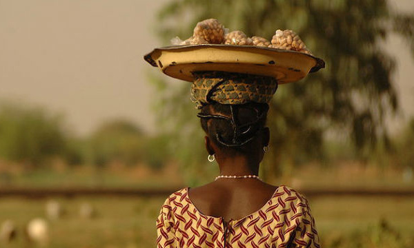 IMAGE DU JOUR: Vendeuse d’arachides