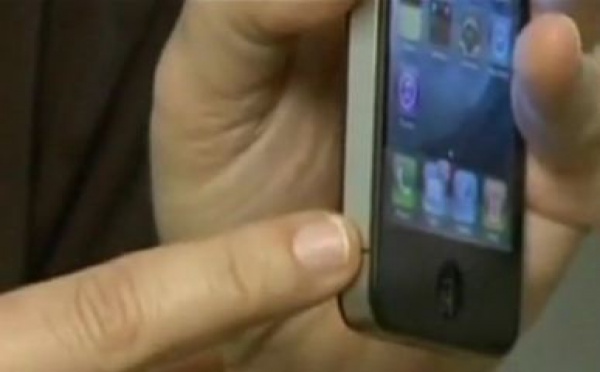 L'iPhone 4 se couvre pour une meilleure réception
