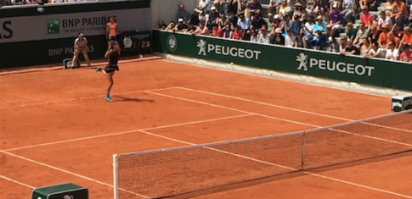 Lentement, Roland Garros fait son évolution 