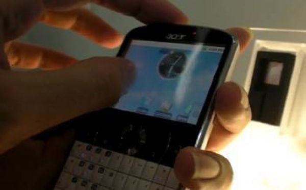 Un smartphone dédié à l'écriture des messages