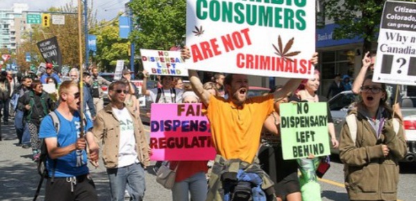 Doit-on régulariser les drogues pour mieux contrôler?