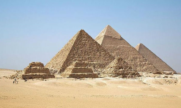 IMAGE DU JOUR: Les pyramides de Gizeh