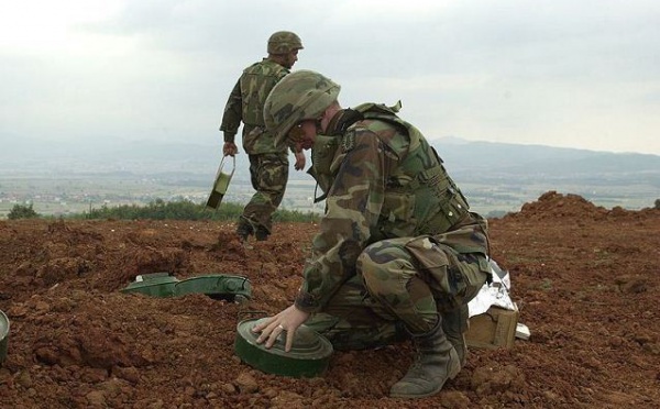 Armes à sous-munitions : bombes à retardement pour les civils