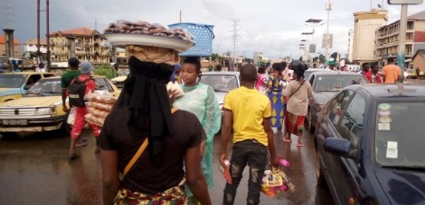 Les vendeurs à la sauvette prolifèrent à Conakry