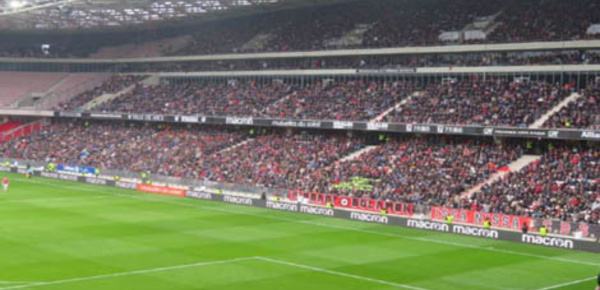 Des supporters niçois aux premières loges